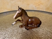 Porcelanowa figurka leżącego źrebaka,Beswick