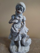 Nowa Porcelanowa Figurka " Gęsiarka" Villa Italia