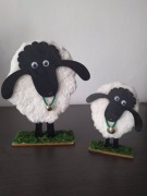 WIELKANOC DEKORACJA PREZENT BARANKI NA PODSTAWCE