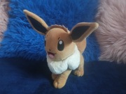 Eevee maskotka pokemon 