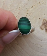 Srebrny pierścionek z malachitem