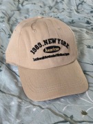 Stylowa beżowa czapka z daszkiem Vintage Retro New York 1989 Haft Unisex