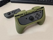 Kontroler Joycon z przyciskami wyzwalającymi