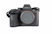 Sony A7 IV body (komplet, niski przebieg)