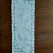 stary haftowany bieżnik serweta