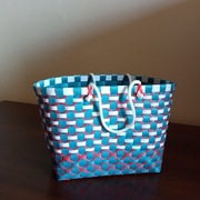 Uniwersalny koszyk z plastikowego rattanu