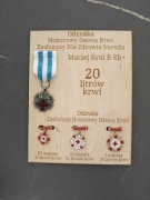 Ekspozytor na odznaki Honorowy Dawca Krwi HDK ZHDK ZDZN