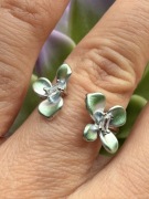 Srebrny pierścionek z cyrkoniami kwiaty srebro 925 rozmiar 14