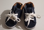 Nowe chłopięce buty/ tenisówki niemowlęce 6-12 m F&F