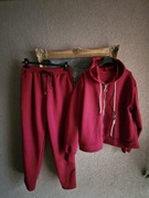 Komplet damski dresowy typ masełko bordowy bluza z kapturem na zamek 