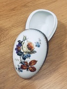 Szkatułka, puzderko, jajko porcelanowe.