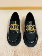 Czarne mokasyny na grubej podeszwie Mango rozmiar 39