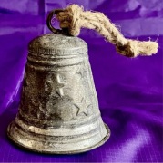 dzwonek ze Szwajcarii Dzwonek ma piękny dynamiczny mocny dźwięk