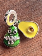 Srebrny dwustronny Charms Avocado 925