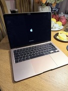 MacBook Air 13” (A2179, 2020), stan igła, bateria zaledwie 5 cykli! Złoty