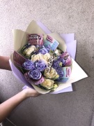 Bukiet z kwiatów ze wstążki satynowej i zdrapkami