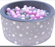 Suchy basen z kulkami 