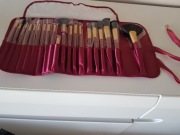 zestaw pędzli w etui