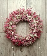 Wianek wiosenny na drzwi 35 cm suszone kwiaty różowy dekoracja handmade