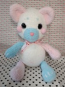 Maskotka pastelowy miś handmade wykonana na szydełku, prezent na walentynki
