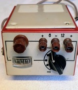 Prostownik do ładowania akumulatorów. Z regulacją 6V / 12V, stan bdb. 