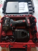 Klucz udarowy Parkside Performance zestaw 12 V z akumulatorem 5 Ah+ład.6 A