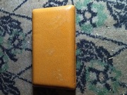 Stary zegar i radio.