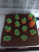 Zabawka pluszowa dla psa ZABAWKA MARCHEWKOWE POLE