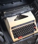 Maszyna do pisania lata 70