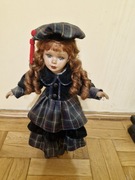 Lalka z porcelany.
