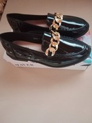 Stylowe mokasyny. Kolor - czarny, złota klamra. Marka - Haver.