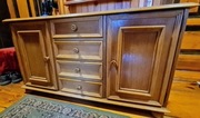 Komoda dębowa z szufladami i szafkami