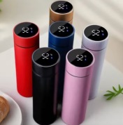 Nowoczesny Kubek Termosowy 500ML z Wyświetlaczem Temperatury