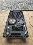 Laser krzyżowy Lamigo Cross 2G – zielony, zestaw z walizką i okularami