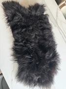 Narzutka z owczej skóry Bo Concept