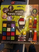 Zestaw farb do malowania twarzy.