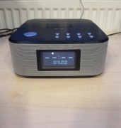 Radiobudzik z funkcją bluetooth i stacją do iphone AZATOM