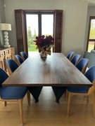 Stół z litego drewna - orzech amerykański i stalowe nogi