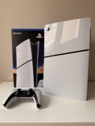 PS5 Slim Digital 1TB (CFI-2016) + pad | Stan idealny |