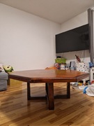 Solidny drewniany stół 