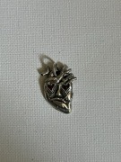 Srebrna zawieszka w kształcie serca Leeves Valentines Collection srebro 925