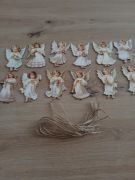 Zawieszki że sznurkiem zestaw 13 sztuk aniołki anioł 