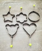 Formy z uchwytami do jajek naleśników omletów ciastek, stainless steel 5szt