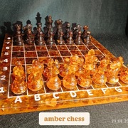 Szachy z bursztynu (zestaw desek i figurek, duże szachy jako prezent)