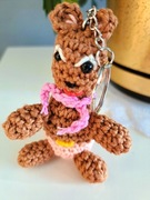 Breloczek - miś na szydełku.