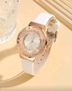 Zegarek z cyrkoniami 