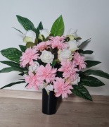 Bukiet do wazonu na pomnik.