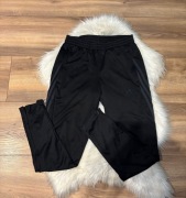 Czarne spodnie dresowe Adidas S