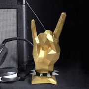 Papercraft, DIY, figurka z papieru gest "Koza"