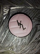 Podkład BB Cushion marki Luxelux w jasnoróżowym etui 15g .